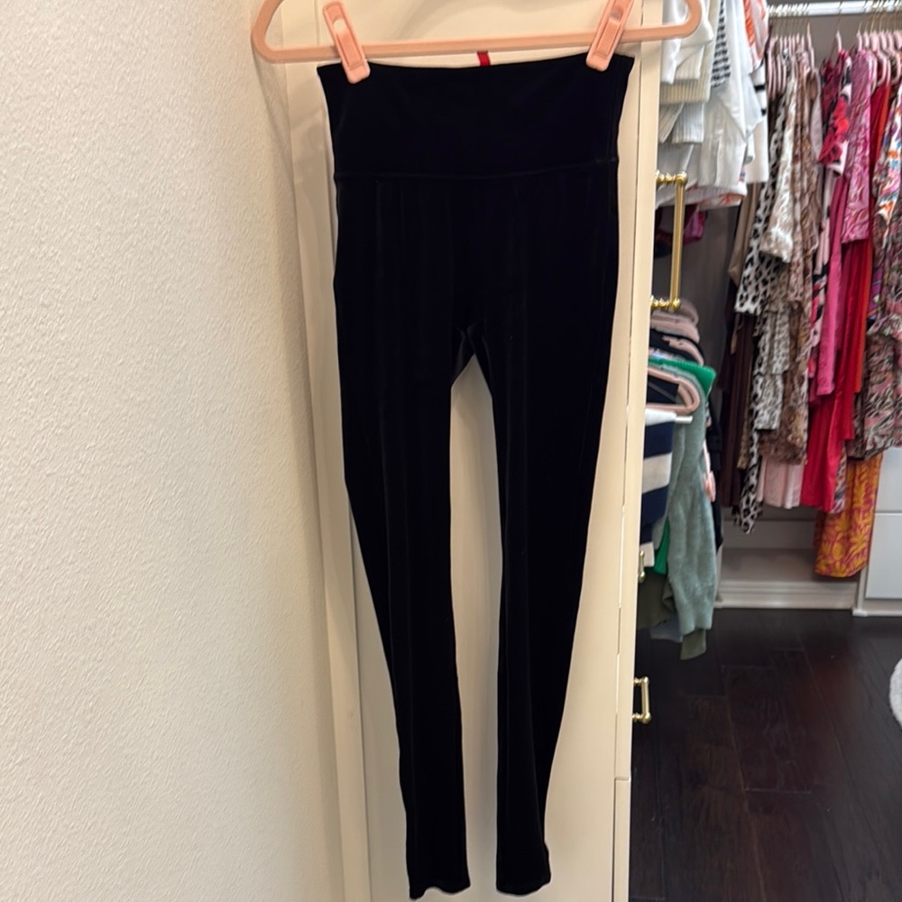 Black Velvet High-Waist Leggings
